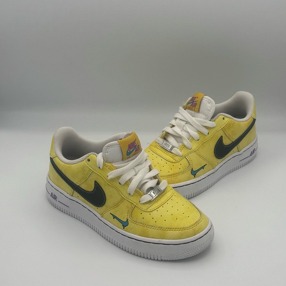 New Kids Youth Nike Air Force Peace Love Basketball Limited Edition